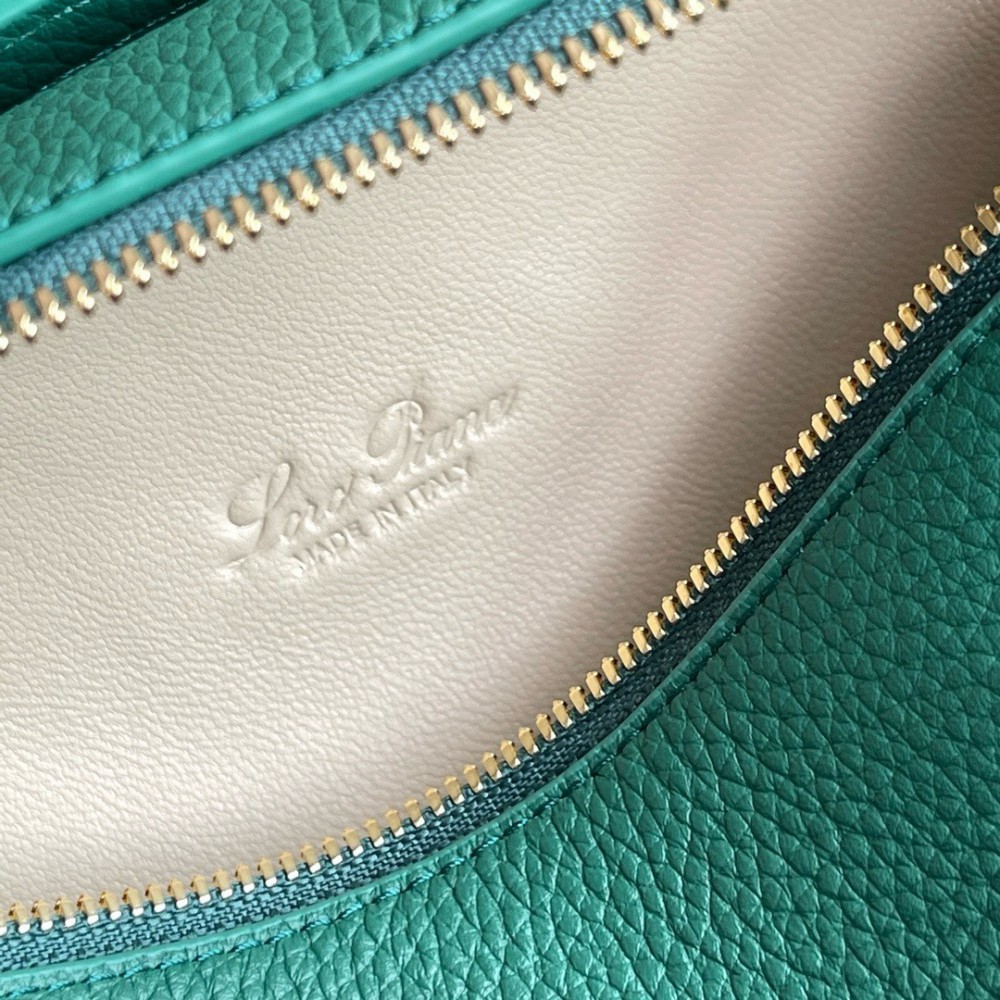 Loro Piana Extra Pocket L19  19 x 11.5 x 7 cm Bags