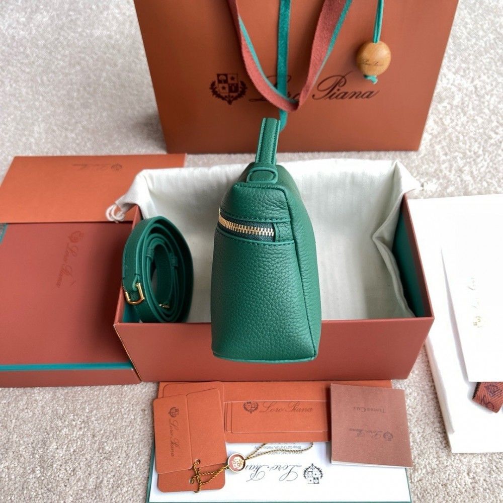 Loro Piana Extra Pocket L19  19 x 11.5 x 7 cm Bags