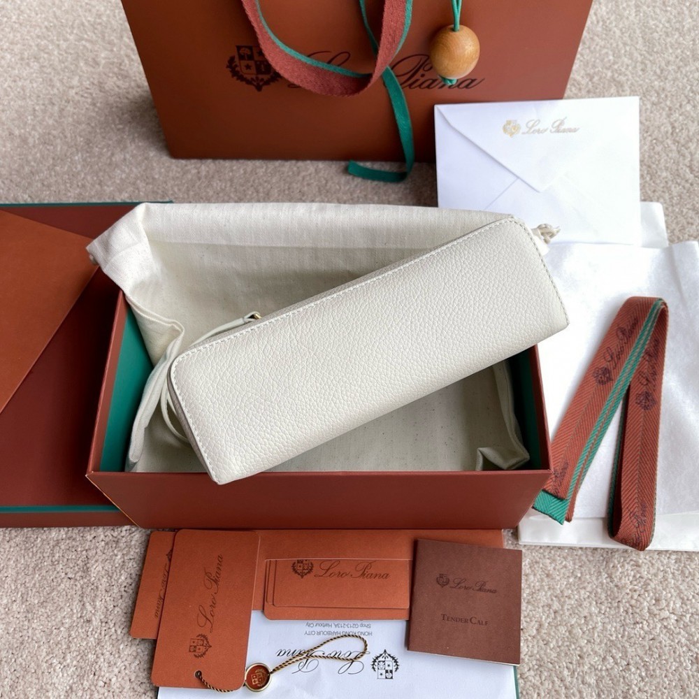 Loro Piana Extra Pocket L19  19 x 11.5 x 7 cm Bags