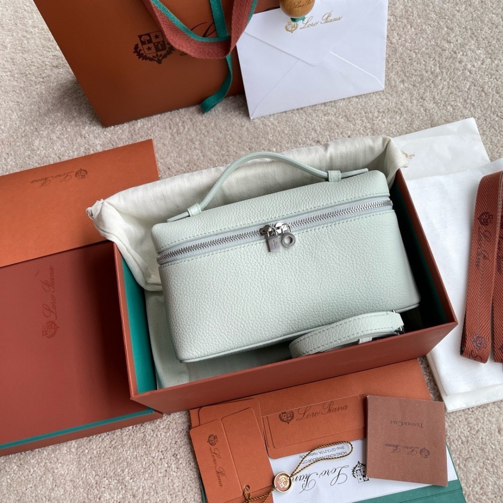 Loro Piana Extra Pocket L19  19 x 11.5 x 7 cm Bags