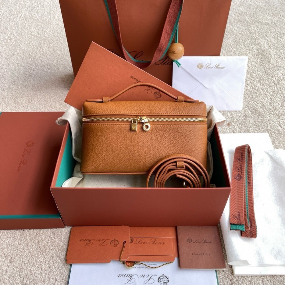 Loro Piana Extra Pocket L19  19 x 11.5 x 7 cm Bags