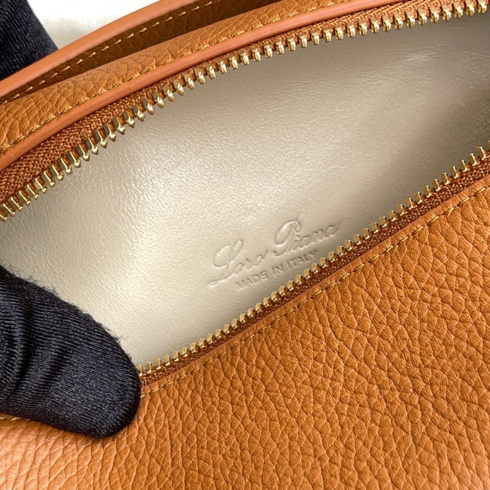 Loro Piana Extra Pocket L19  19 x 11.5 x 7 cm Bags