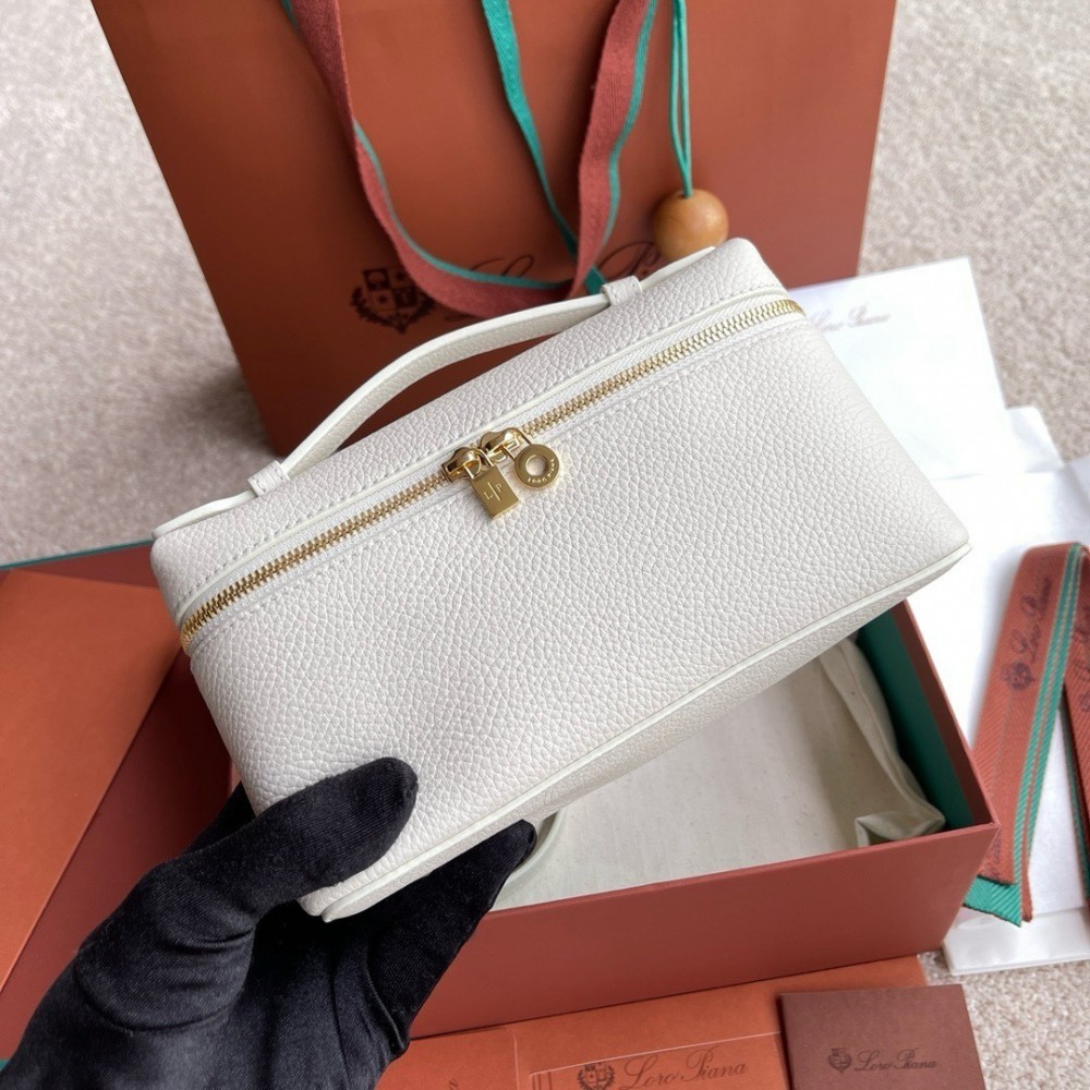 Loro Piana Extra Pocket L19  19 x 11.5 x 7 cm Bags