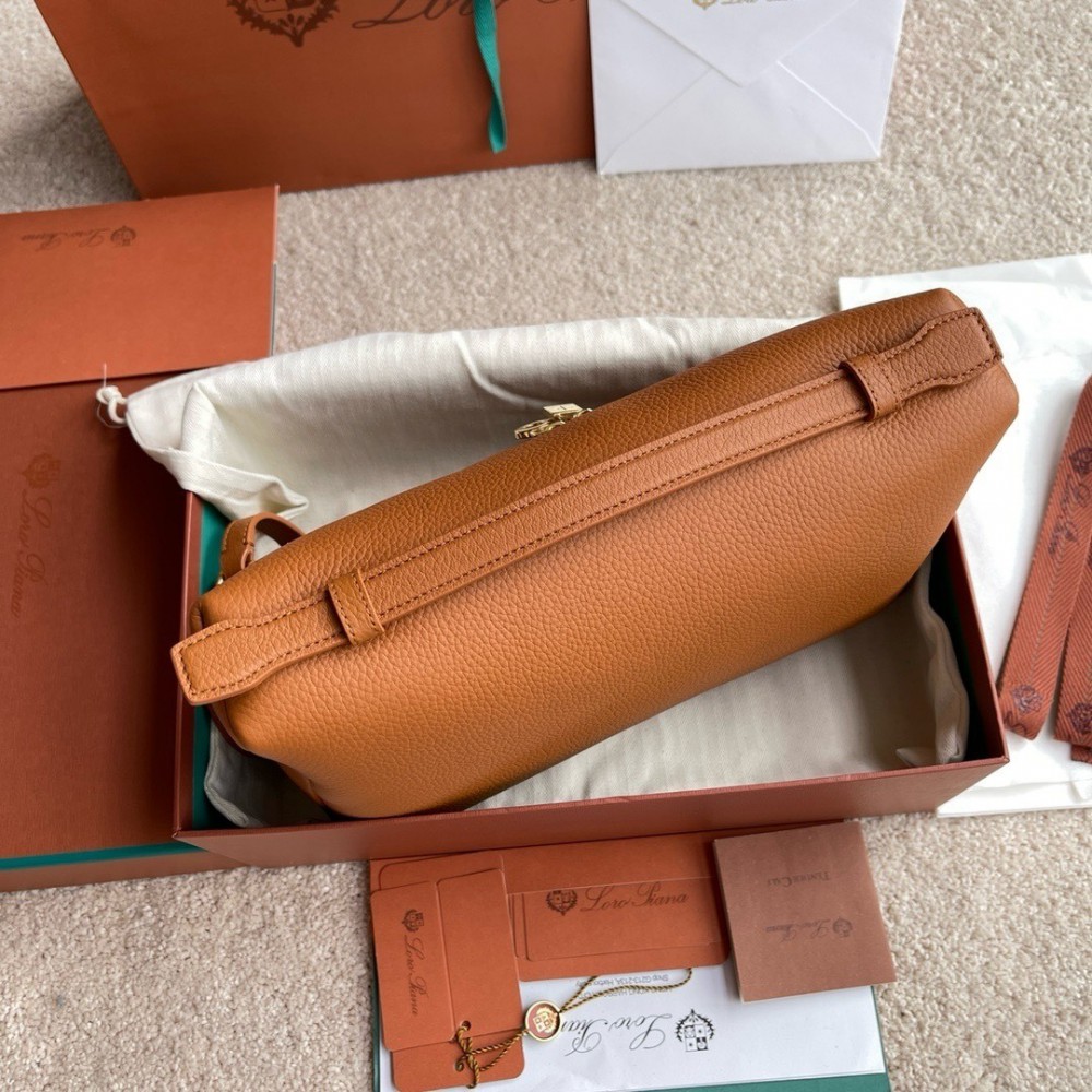 Loro Piana Extra Pocket L27 27x16x10cm Bags