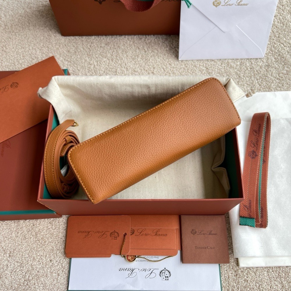 Loro Piana Extra Pocket L19  19 x 11.5 x 7 cm Bags