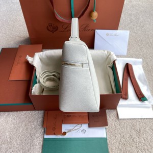 Loro Piana Extra Pocket L27 27x16x10cm Bags