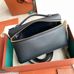 Loro Piana Extra Pocket L19  19 x 11.5 x 7 cm Bags