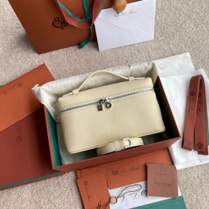 Loro Piana Extra Pocket L19  19 x 11.5 x 7 cm Bags