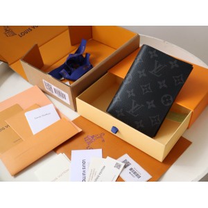 Louis Vuitton passport cover 10x14x2.5cm Accesories