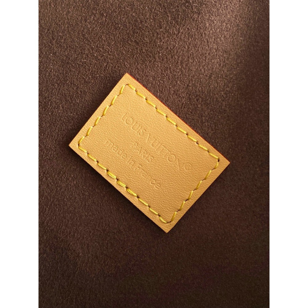 Lv Pochette Mia M26191 22 x 14.5 x 8 cm Bags