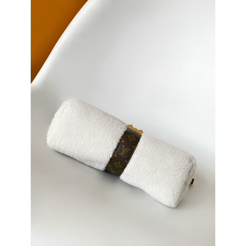 LV Ski Pochette Mia M26245 Bags