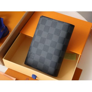 Louis Vuitton passport cover 10x14x2.5cm Accesories