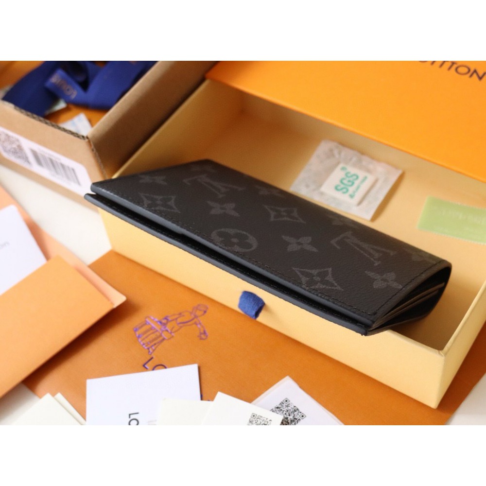 Louis Vuitton passport cover 10x14x2.5cm Accesories