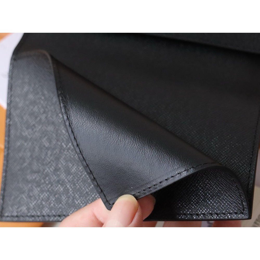 Louis Vuitton passport cover 10x14x2.5cm Accesories