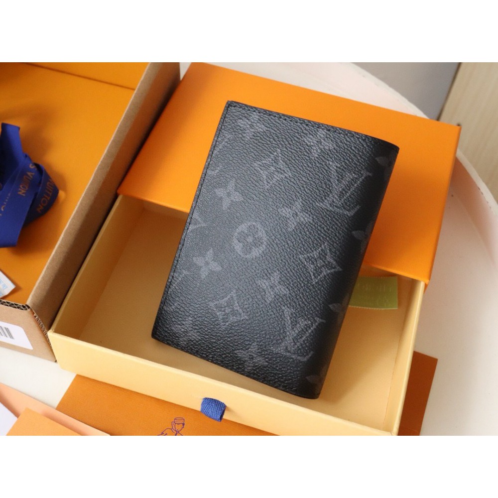 Louis Vuitton passport cover 10x14x2.5cm Accesories