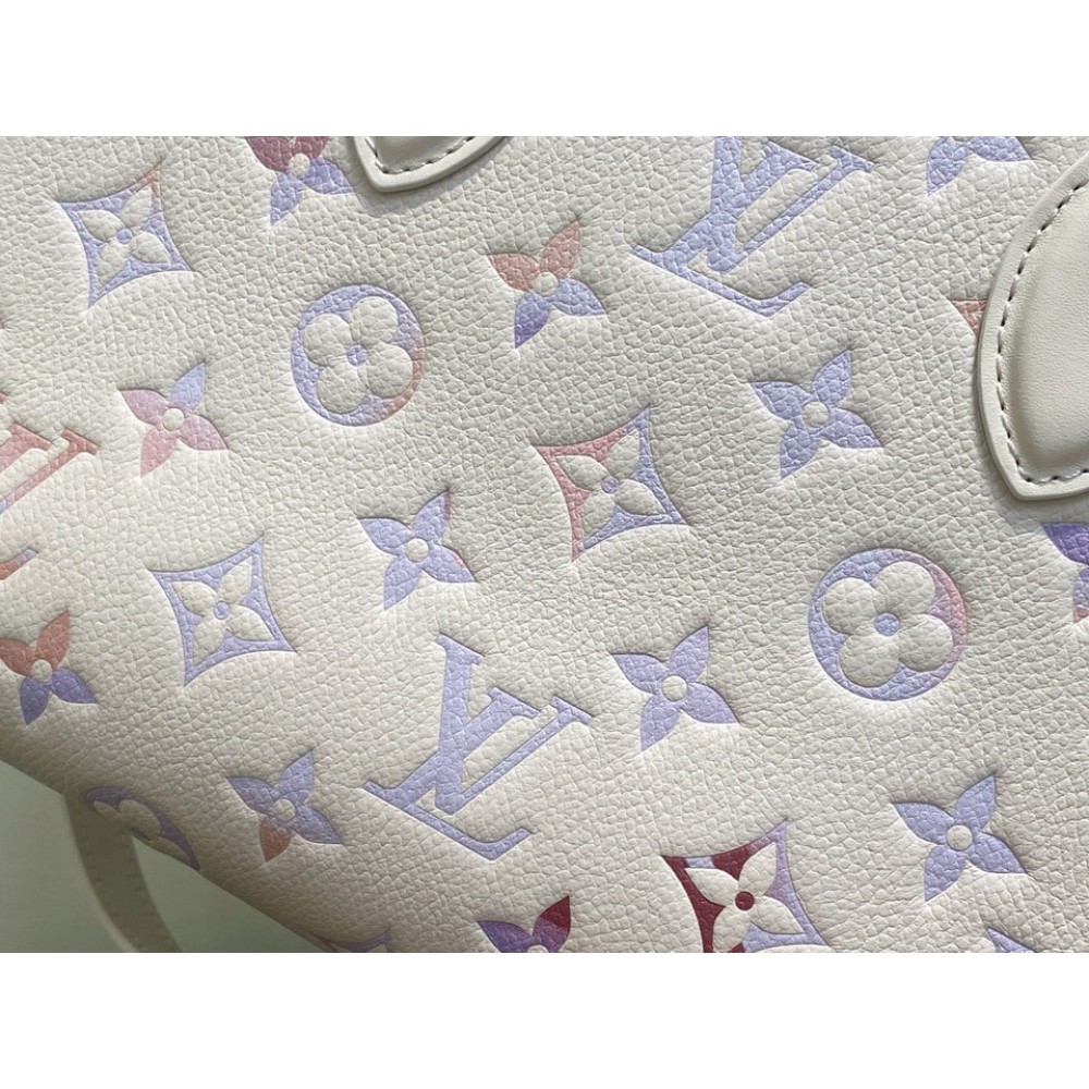 Lv OnTheGo On M25770 19x11 5x25cm  Bags