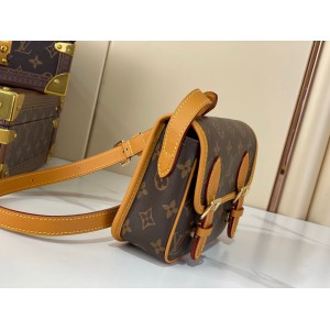 Lv Satchel Wearable Wallet M26805 19.5 x 15 x 6 cm Bags