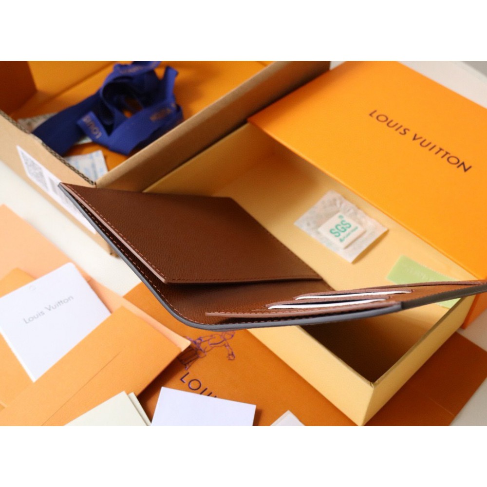 Louis Vuitton passport cover 10x14x2.5cm Accesories