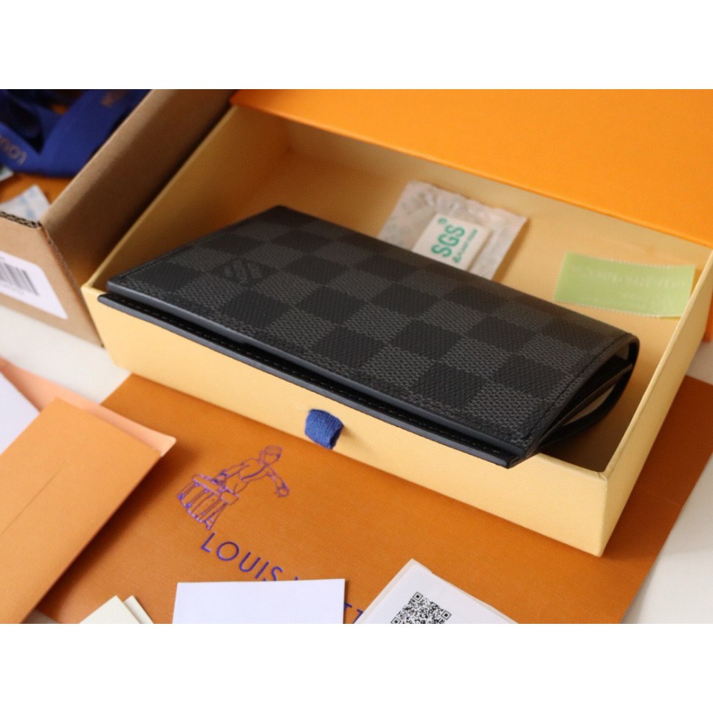 Louis Vuitton passport cover 10x14x2.5cm Accesories