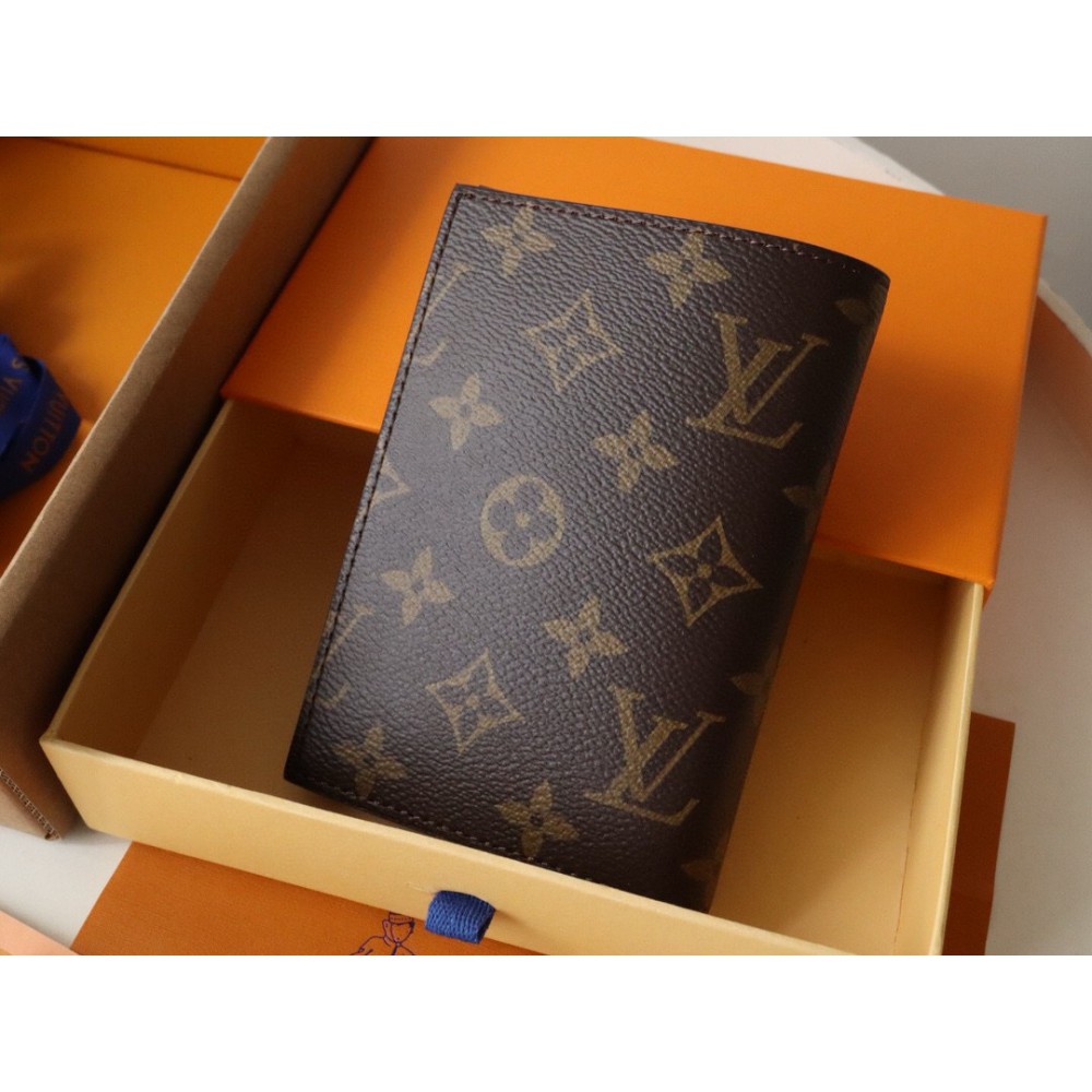 Louis Vuitton passport cover 10x14x2.5cm Accesories