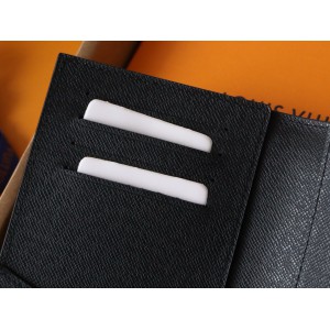 Louis Vuitton passport cover 10x14x2.5cm Accesories