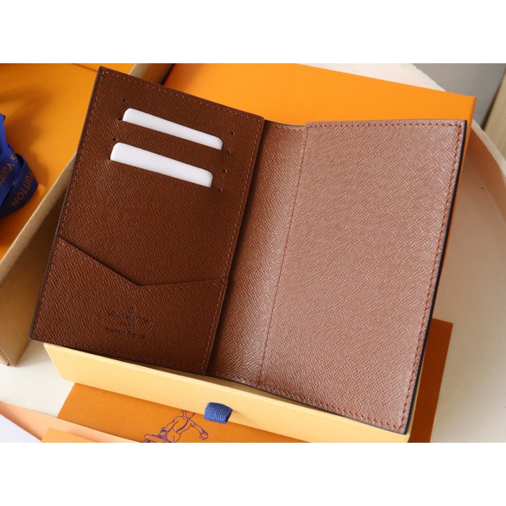 Louis Vuitton passport cover 10x14x2.5cm Accesories