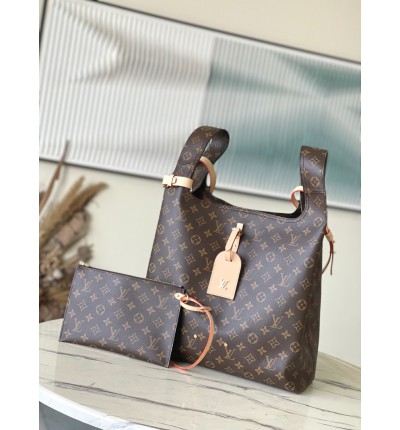 Lv Atlantis Gm bag 34 x 34 x 13.5 cm