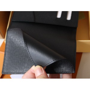Louis Vuitton passport cover 10x14x2.5cm Accesories