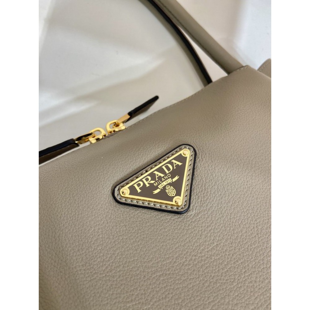 Prada Clay medium shoulder bag 28x18x11cm  Bags
