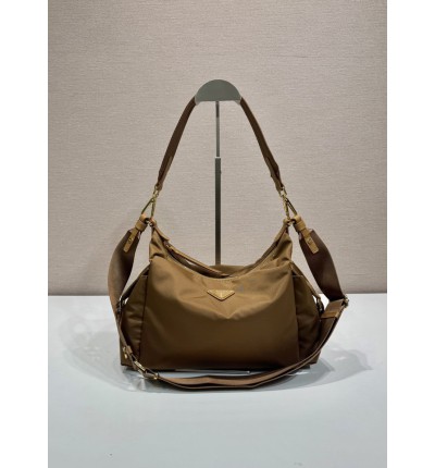 Prada handbag 32x22x11.5cm