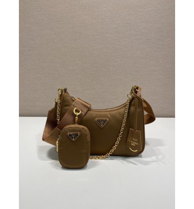 Prada Re-edition 2005 nylon 22x12x6 5cm
