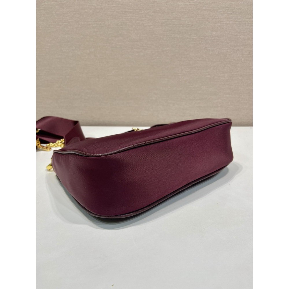 Prada Re-edition 2005 nylon 22x12x6 5cm Bags