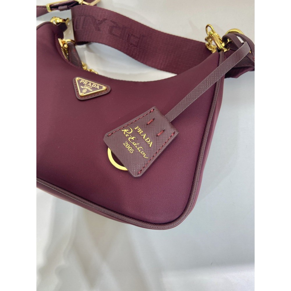 Prada Re-edition 2005 nylon 22x12x6 5cm Bags