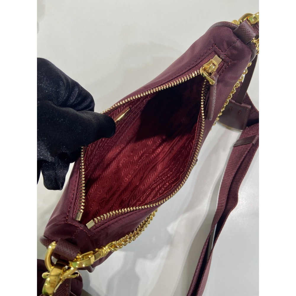 Prada Re-edition 2005 nylon 22x12x6 5cm Bags