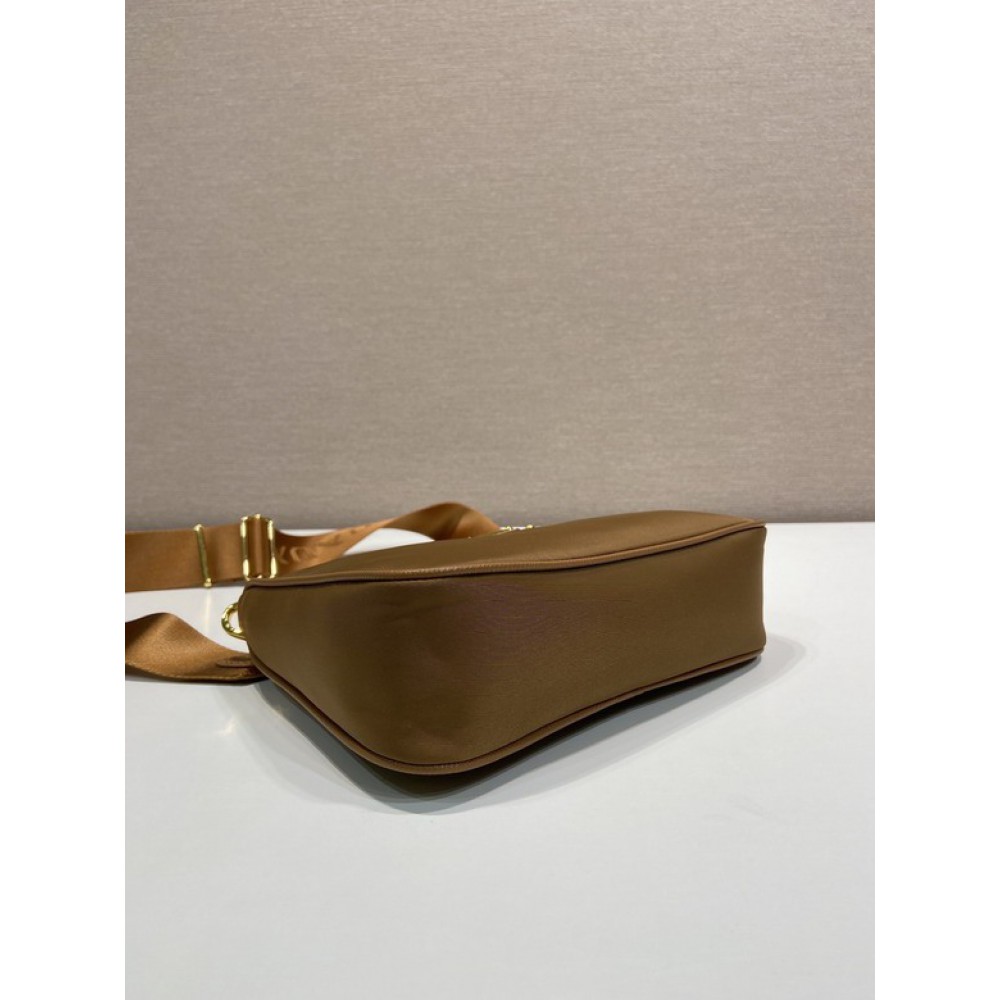 Prada Re-edition 2005 nylon 22x12x6 5cm Bags