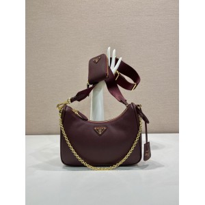 Prada Re-edition 2005 saffiano leather 23x17x6 5cm Bags