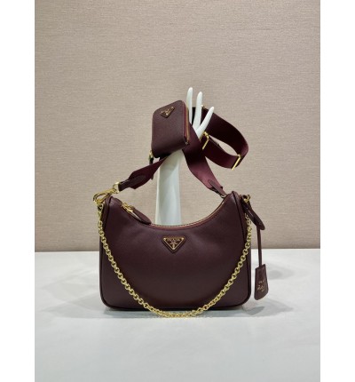Prada Re-edition 2005 saffiano leather 23x17x6 5cm