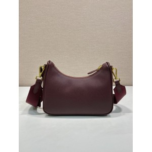 Prada Re-edition 2005 saffiano leather 23x17x6 5cm Bags