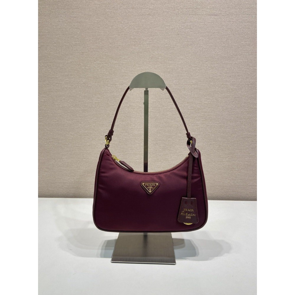 Prada Re-edition 2005 saffiano leather 23x17x6 5cm Bags