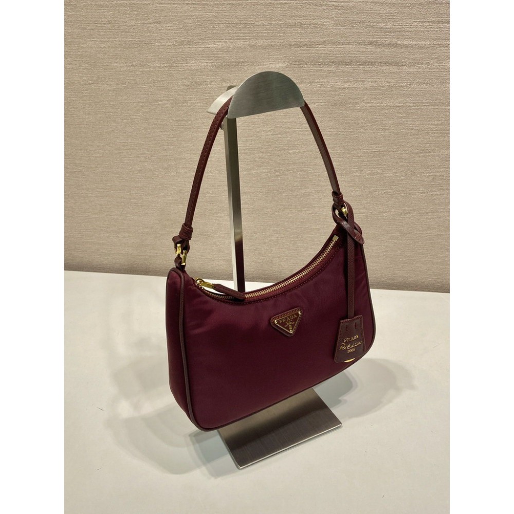 Prada Re-edition 2005 saffiano leather 23x17x6 5cm Bags