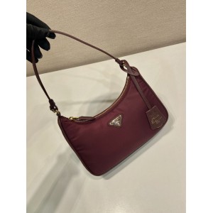 Prada Re-edition 2005 saffiano leather 23x17x6 5cm Bags