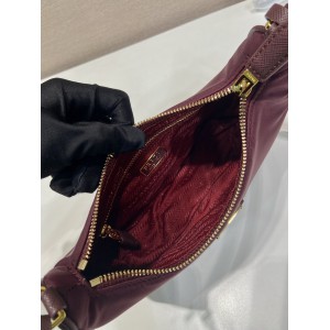 Prada Re-edition 2005 saffiano leather 23x17x6 5cm Bags