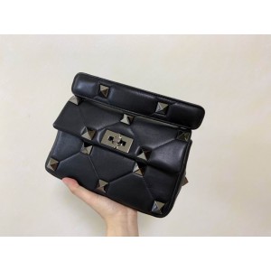 Valentino Roman stud bag 24x16cm  Bags