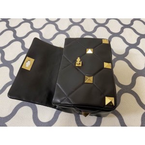 Valentino Roman stud bag 24x16cm  Bags