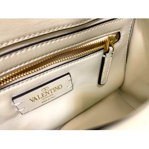 Valentino Roman stud bag 24x16cm  Bags