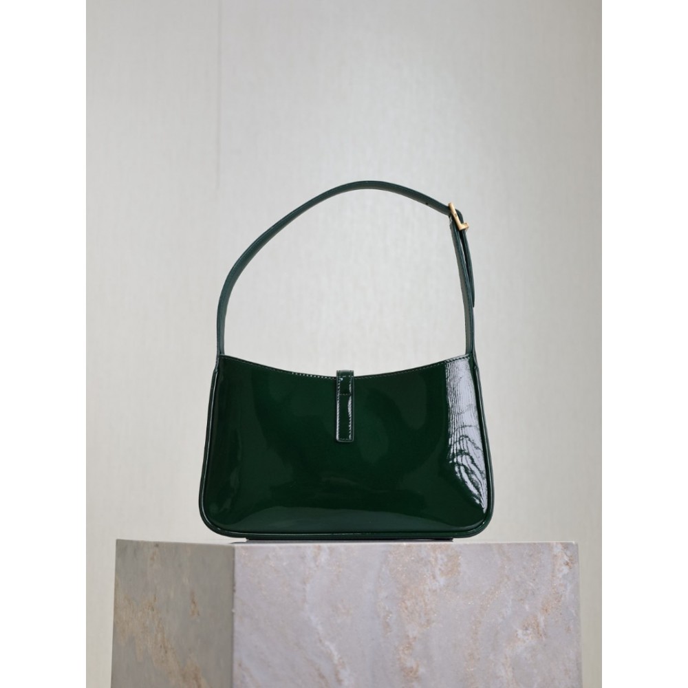 Ysl le 5 a 7 in pattent leather 23 x 16 x 6.5 CM Bags