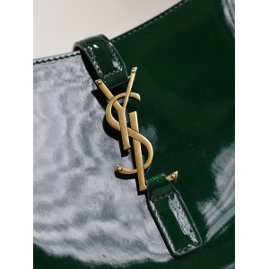 Ysl le 5 a 7 in pattent leather 23 x 16 x 6.5 CM Bags