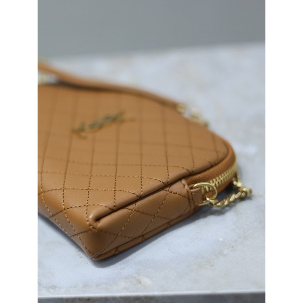 Ysl Gaby zipped pouch in quilted patent leather 19 x 11 x 3 cm Bags