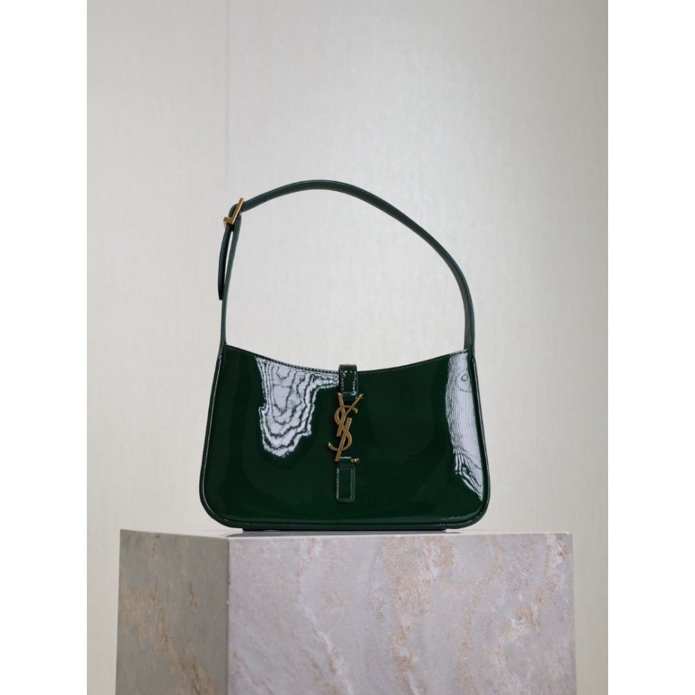 Ysl le 5 a 7 in pattent leather 23 x 16 x 6.5 CM Bags