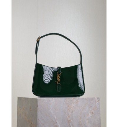 Ysl le 5 a 7 in pattent leather 23 x 16 x 6.5 CM